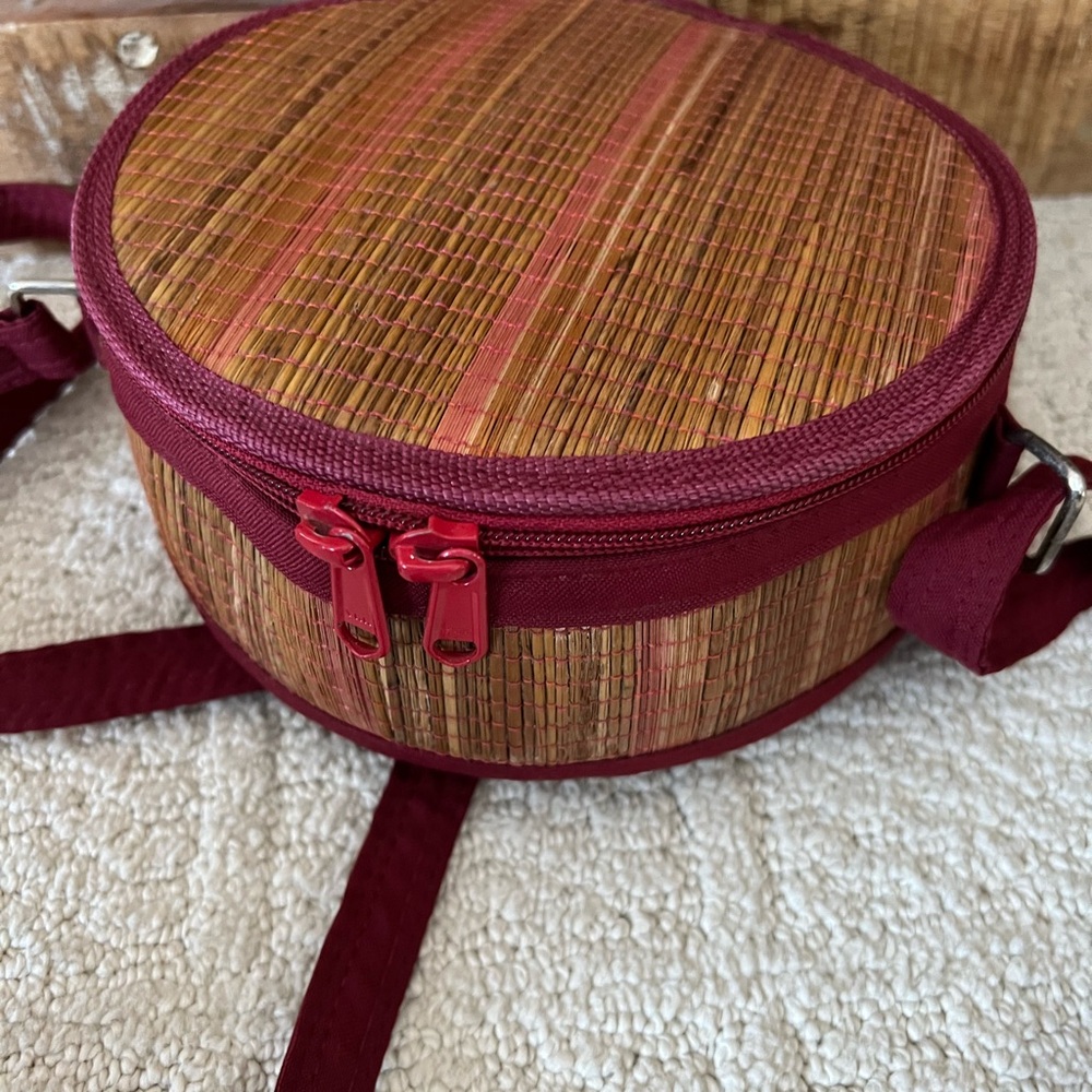 Source Unknown Red and Brown Round Crossbody Bag - image 7